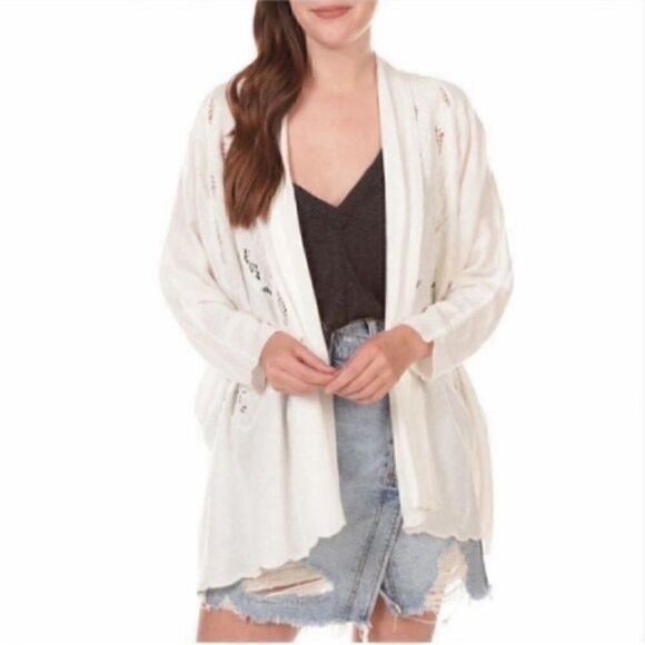 Free People Tops - Free People White Crotchet/Lace Open Front
Cardigan(Size Medium)